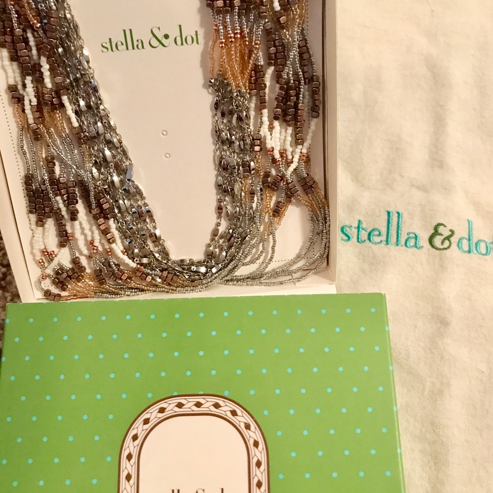 Stella and Dot Mesa necklace